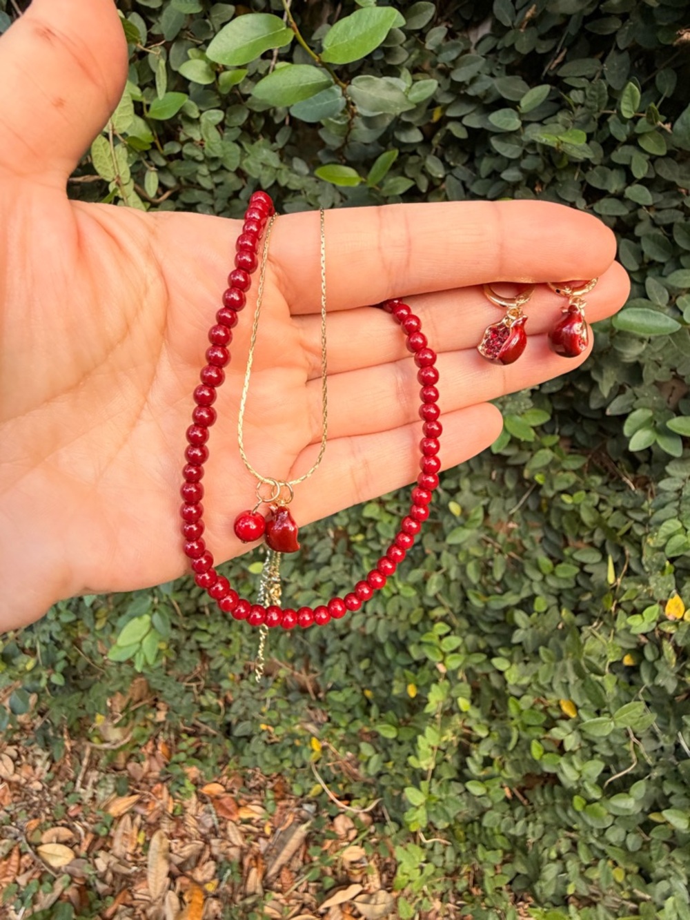 Red Beaded Necklace and Earrings Set Jewelry Set - Picture 4 of 6